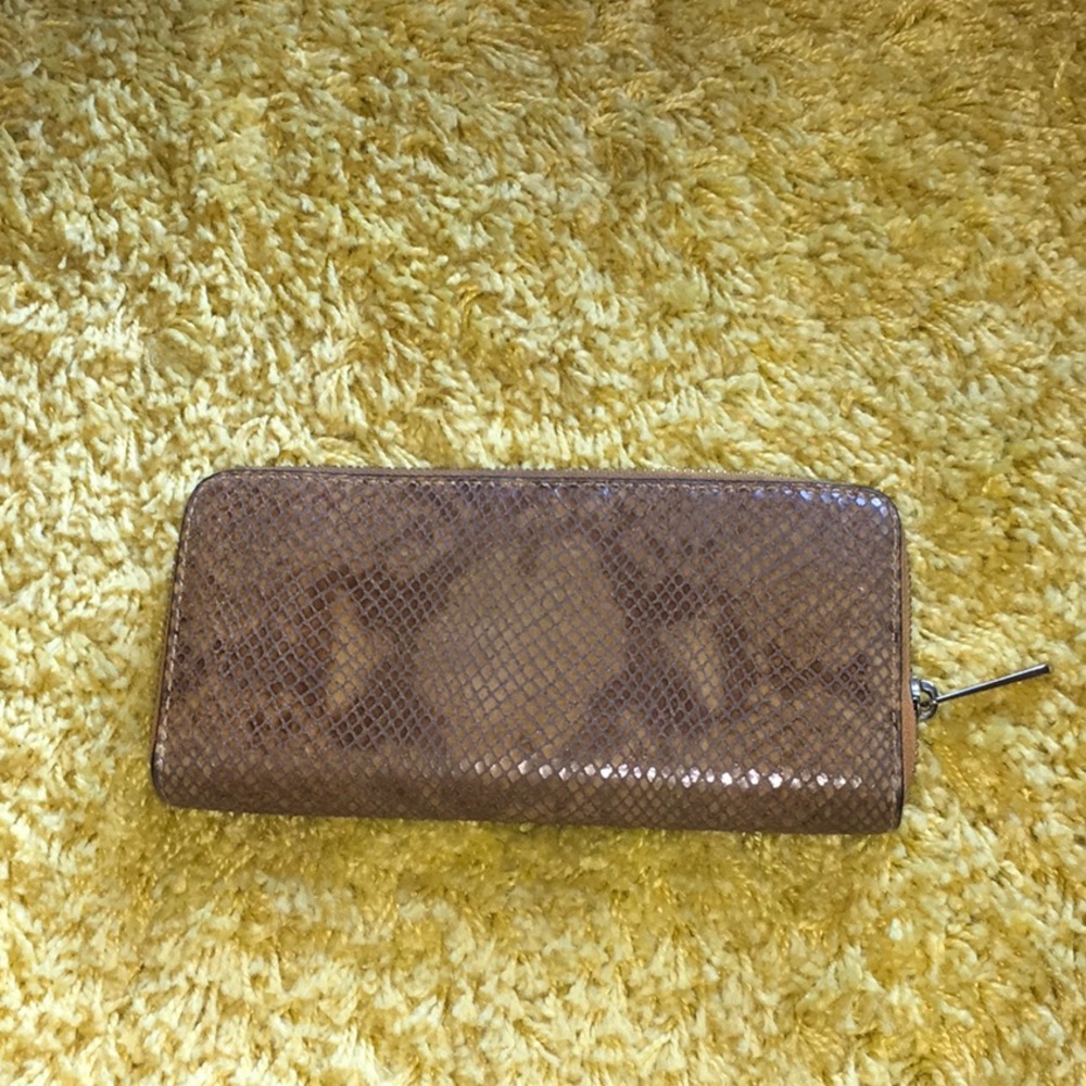 Michael Kors Wallet - Picture 3 of 6